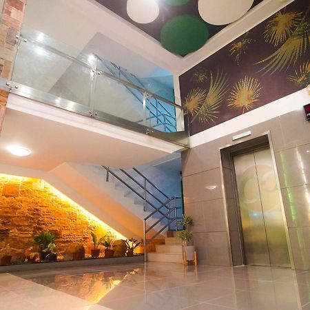 Go Hotels Iloilo Экстерьер фото