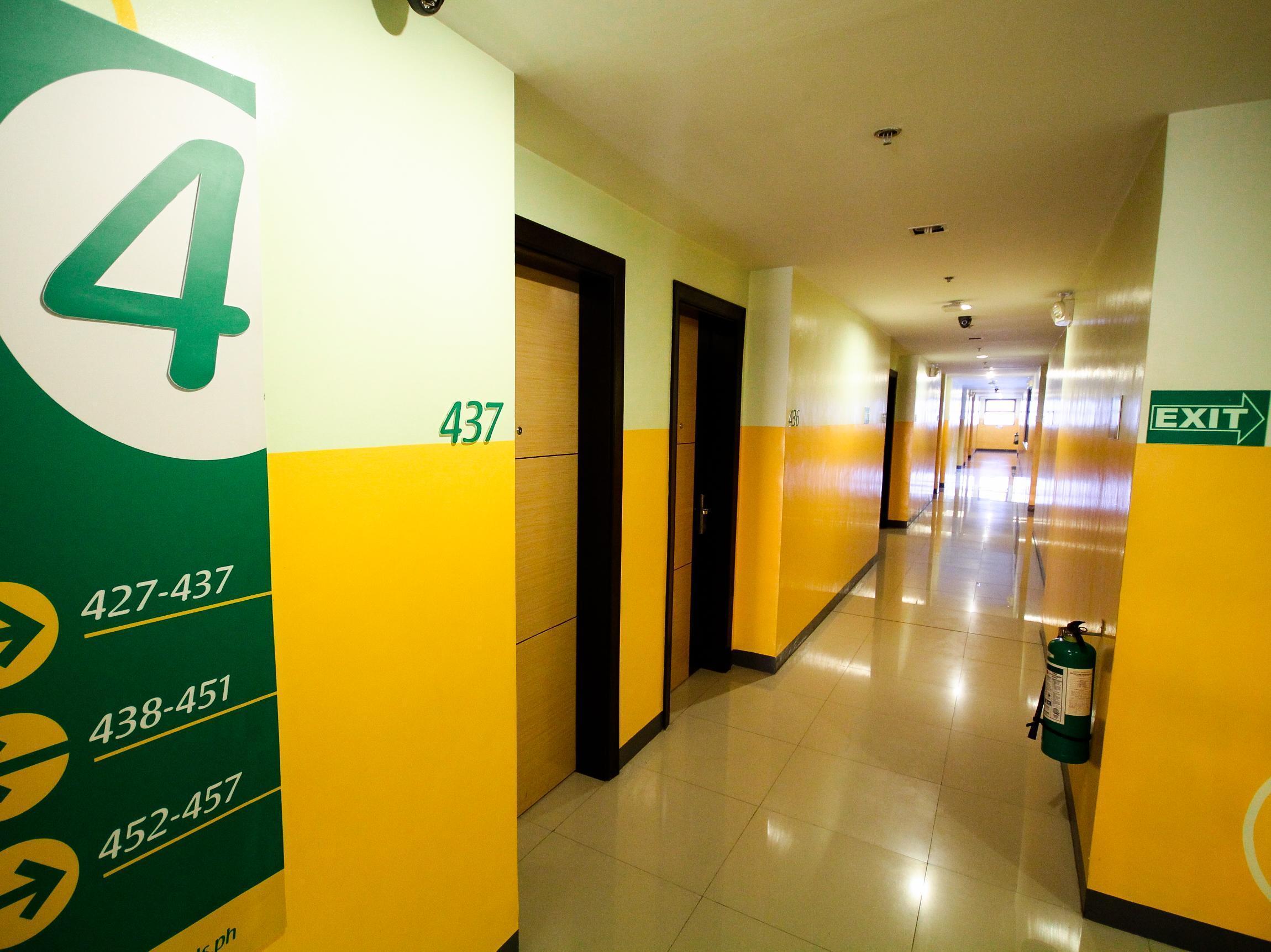 Go Hotels Iloilo Экстерьер фото
